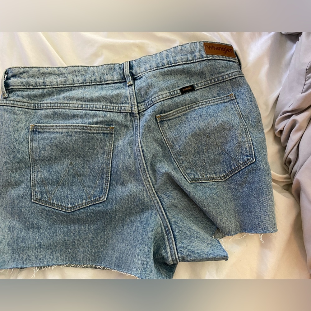 Women’s wrangler denim shorts